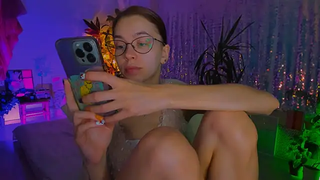 Snapshot of poli__ chatting on October 2025 07:16:01 PM poli online show from October 2025 07:16:01 PM