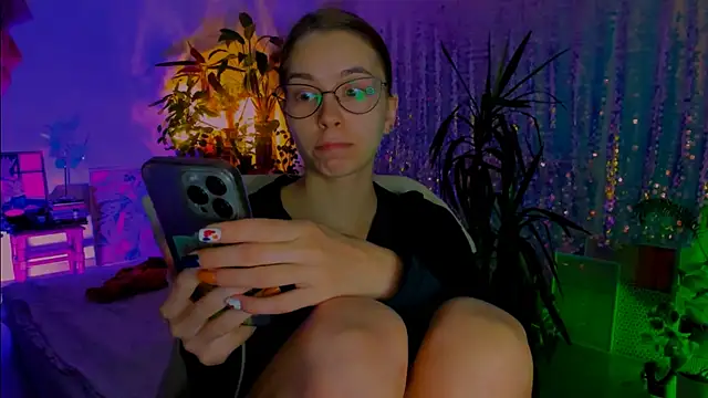 Snapshot of poli__ chatting on November 2025 05:35:02 PM poli online show from November 2025 05:35:02 PM