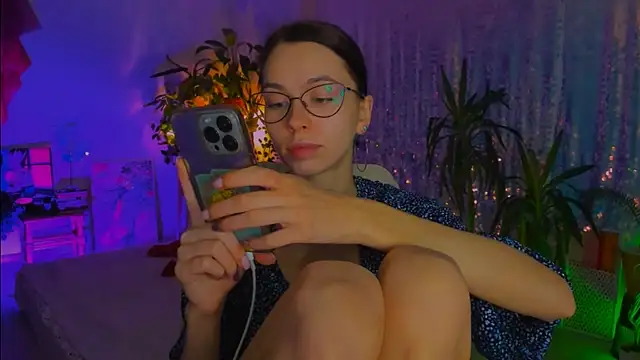 Snapshot of poli__ chatting on November 2025 05:49:01 PM poli online show from November 2025 05:49:01 PM