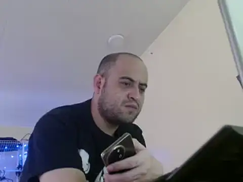 Snapshot of alphaswitchard chatting on December 2024 06:34:02 PM alphaswitchard online show from December 2024 06:34:02 PM