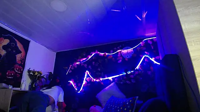 Snapshot of Samara_Beltran chatting on December 2024 05:27:02 AM Samara Beltran online show from December 2024 05:27:02 AM