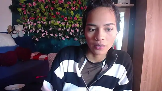 Snapshot of Samara_Beltran chatting on February 2025 12:05:02 PM Samara Beltran online show from February 2025 12:05:02 PM