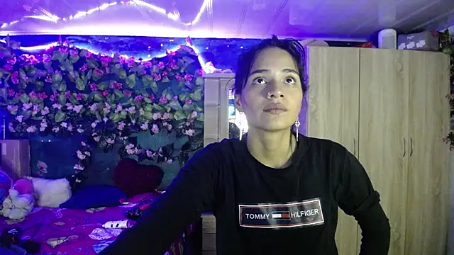 Snapshot of Samara_Beltran chatting on February 2025 03:34:02 AM Samara Beltran online show from February 2025 03:34:02 AM