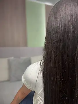 Snapshot of Im_Valentina chatting on June 2026 10:58:02 PM Im Valentina online show from June 2026 10:58:02 PM