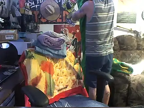 Snapshot of CloudDadddyyy420 chatting on October 2025 10:35:02 AM CloudDadddyyy420 online show from October 2025 10:35:02 AM