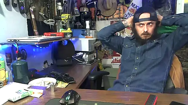 Snapshot of CloudDadddyyy420 chatting on October 2025 12:17:01 PM CloudDadddyyy420 online show from October 2025 12:17:01 PM