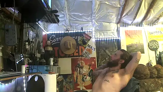 Snapshot of CloudDadddyyy420 chatting on October 2025 11:05:01 PM CloudDadddyyy420 online show from October 2025 11:05:01 PM