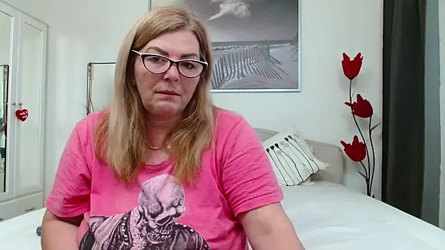 Snapshot of YulliaMilf chatting on March 2026 03:20:02 PM YulliaMilf online show from March 2026 03:20:02 PM