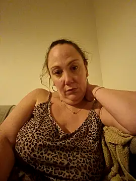 Snapshot of Wisie_Cutie chatting on December 2024 09:04:02 PM Wisie Cutie online show from December 2024 09:04:02 PM