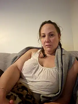 Snapshot of Wisie_Cutie chatting on December 2024 05:44:02 PM Wisie Cutie online show from December 2024 05:44:02 PM