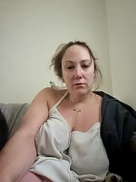 Snapshot of Wisie_Cutie chatting on January 2025 02:14:02 PM Wisie Cutie online show from January 2025 02:14:02 PM