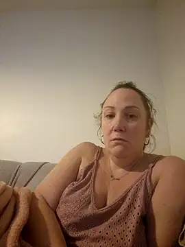 Snapshot of Wisie_Cutie chatting on January 2025 10:58:02 PM Wisie Cutie online show from January 2025 10:58:02 PM