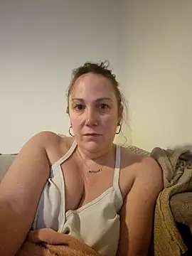 Snapshot of Wisie_Cutie chatting on January 2025 10:20:02 PM Wisie Cutie online show from January 2025 10:20:02 PM