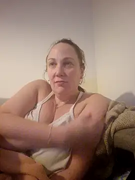 Snapshot of Wisie_Cutie chatting on January 2025 12:05:02 AM Wisie Cutie online show from January 2025 12:05:02 AM