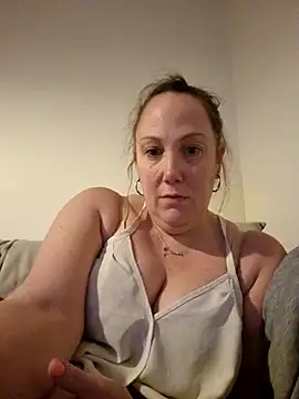 Snapshot of Wisie_Cutie chatting on January 2025 10:24:01 PM Wisie Cutie online show from January 2025 10:24:01 PM