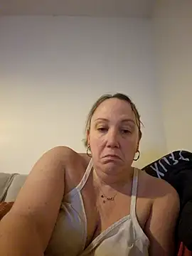 Snapshot of Wisie_Cutie chatting on January 2025 11:02:01 PM Wisie Cutie online show from January 2025 11:02:01 PM