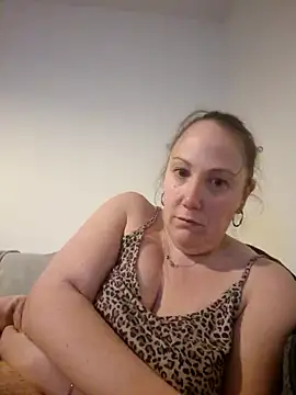 Snapshot of Wisie_Cutie chatting on February 2025 09:59:01 PM Wisie Cutie online show from February 2025 09:59:01 PM