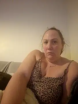 Snapshot of Wisie_Cutie chatting on February 2025 09:04:01 PM Wisie Cutie online show from February 2025 09:04:01 PM
