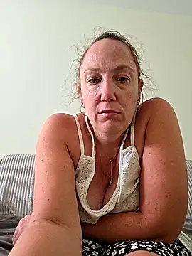 Wisie Cutie online show from April 2026 01:39:02 PM