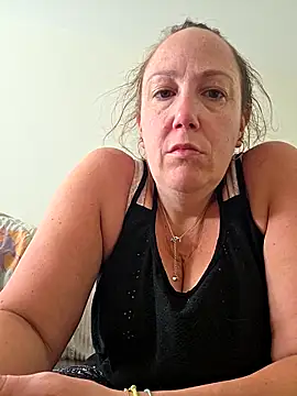 Wisie Cutie online show from May 2026 12:10:01 PM