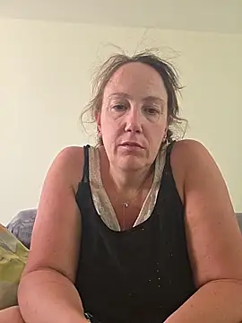Wisie Cutie online show from June 2026 05:15:01 PM