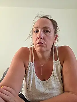 Wisie Cutie online show from June 2026 04:28:01 PM