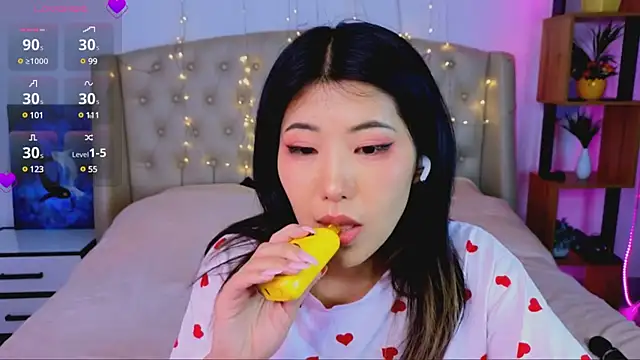 Wendy  Hills online show from March 2025 06:45:01 PM