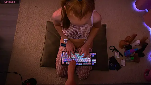 Redhead Shark new online show from March 2026 01:15:02 PM