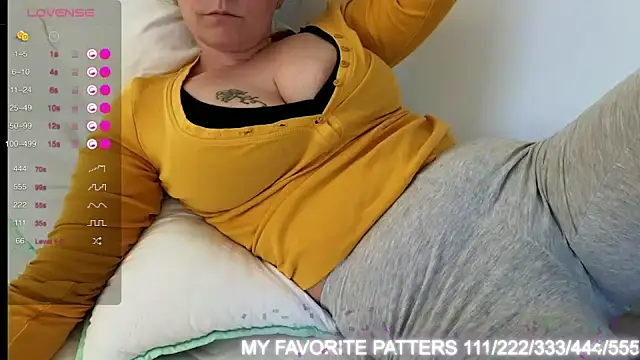 Snapshot of Claraxxxxx chatting on February 2026 01:18:01 PM Claraxxxxx online show from February 2026 01:18:01 PM