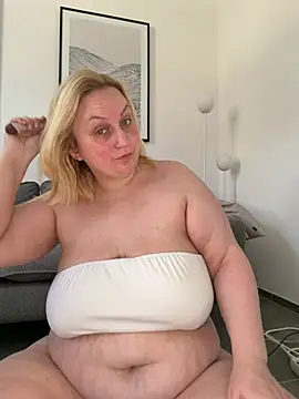 BBW Nora online show from April 2026 08:09:02 AM