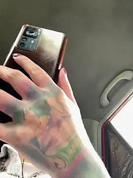 i am nina  online show from November 2025 09:06:01 PM