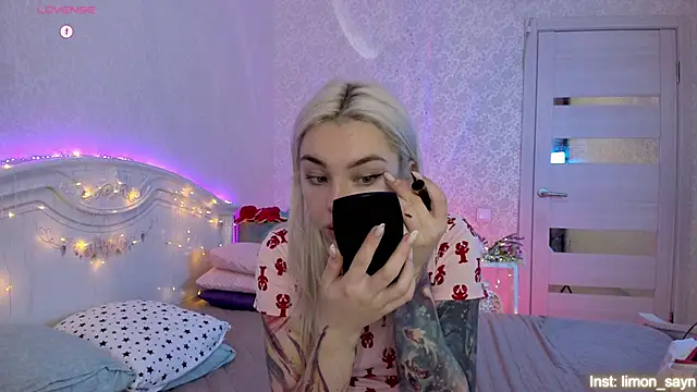 LillyMoure  online show from October 2025 11:36:02 PM