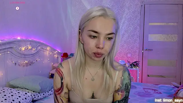 LillyMoure  online show from October 2025 01:06:01 AM