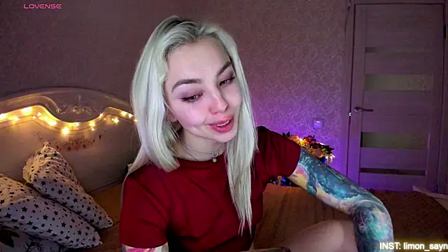 LillyMoure  online show from April 2026 11:55:02 PM