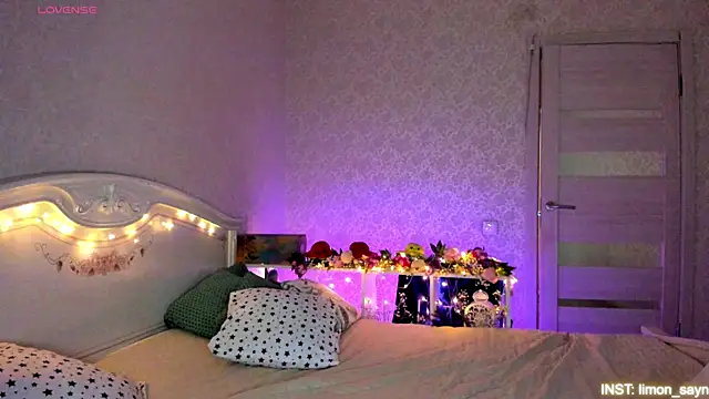 LillyMoure  online show from May 2026 12:16:02 AM