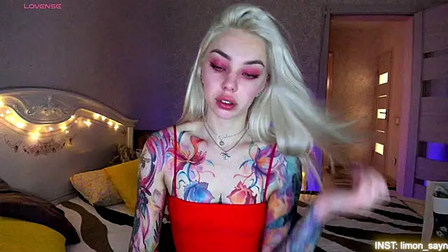 LillyMoure  online show from June 2026 11:29:02 PM
