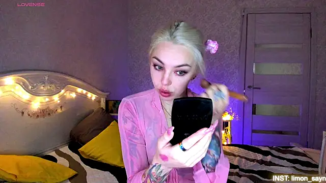 LillyMoure  online show from June 2026 11:20:02 PM