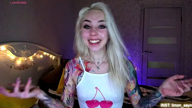 LillyMoure  online show from June 2026 11:07:01 PM