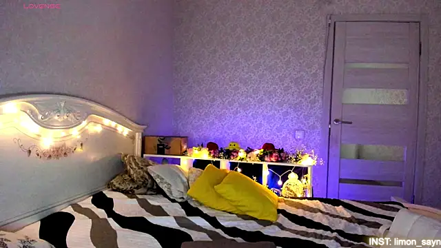 LillyMoure  online show from July 2026 12:24:01 AM