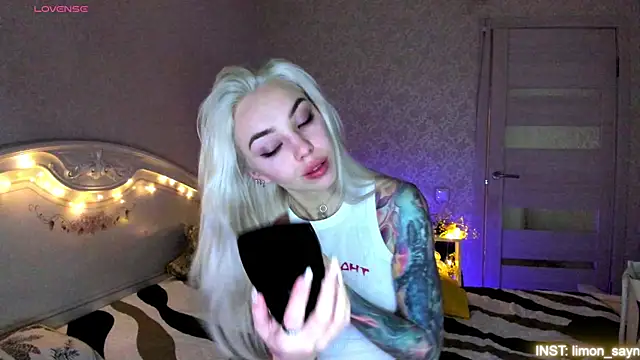 LillyMoure  online show from July 2026 11:09:02 PM