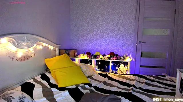 LillyMoure  online show from July 2026 11:51:01 PM