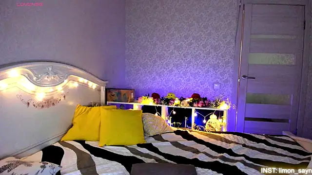 LillyMoure  online show from July 2026 11:24:02 PM