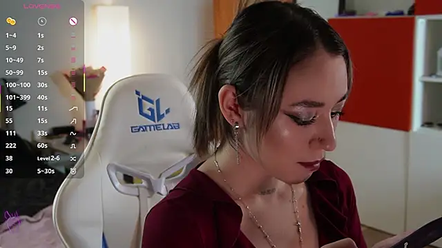 Fiona-Love online show from October 2025 03:18:01 PM