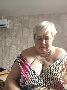 Snapshot of EffectFiona chatting on December 2024 09:03:01 AM EffectFiona online show from December 2024 09:03:01 AM