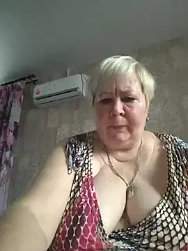 Snapshot of EffectFiona chatting on December 2024 04:53:02 AM EffectFiona online show from December 2024 04:53:02 AM