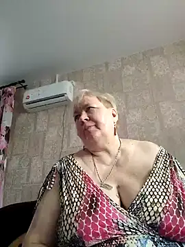 Snapshot of EffectFiona chatting on December 2024 04:42:02 AM EffectFiona online show from December 2024 04:42:02 AM