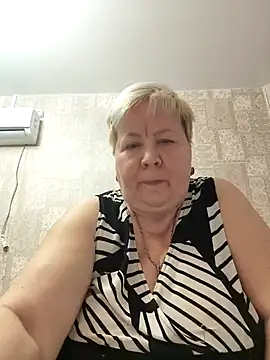 Snapshot of EffectFiona chatting on January 2025 12:06:02 PM EffectFiona online show from January 2025 12:06:02 PM