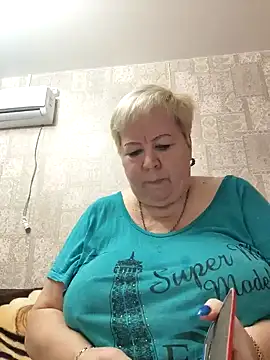 Snapshot of EffectFiona chatting on January 2025 11:34:02 PM EffectFiona online show from January 2025 11:34:02 PM