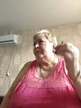 Snapshot of EffectFiona chatting on January 2025 10:12:02 AM EffectFiona online show from January 2025 10:12:02 AM