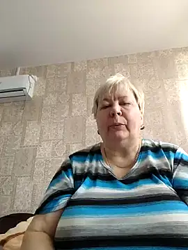 Snapshot of EffectFiona chatting on February 2025 10:10:01 AM EffectFiona online show from February 2025 10:10:01 AM